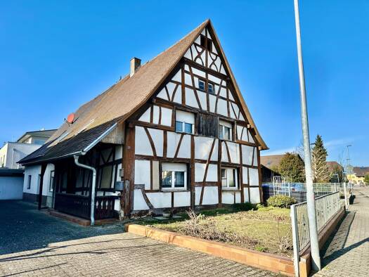 Einfamilienhaus zum Kauf 240.000 € 6 Zimmer 200 m² 436 m² Grundstück Weisweil 79367