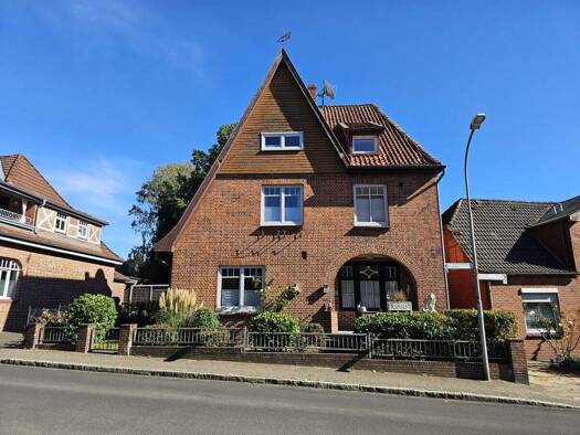 Einfamilienhaus zum Kauf 249.000 € 7 Zimmer 228,5 m² 652 m² Grundstück Kellinghusen 25548