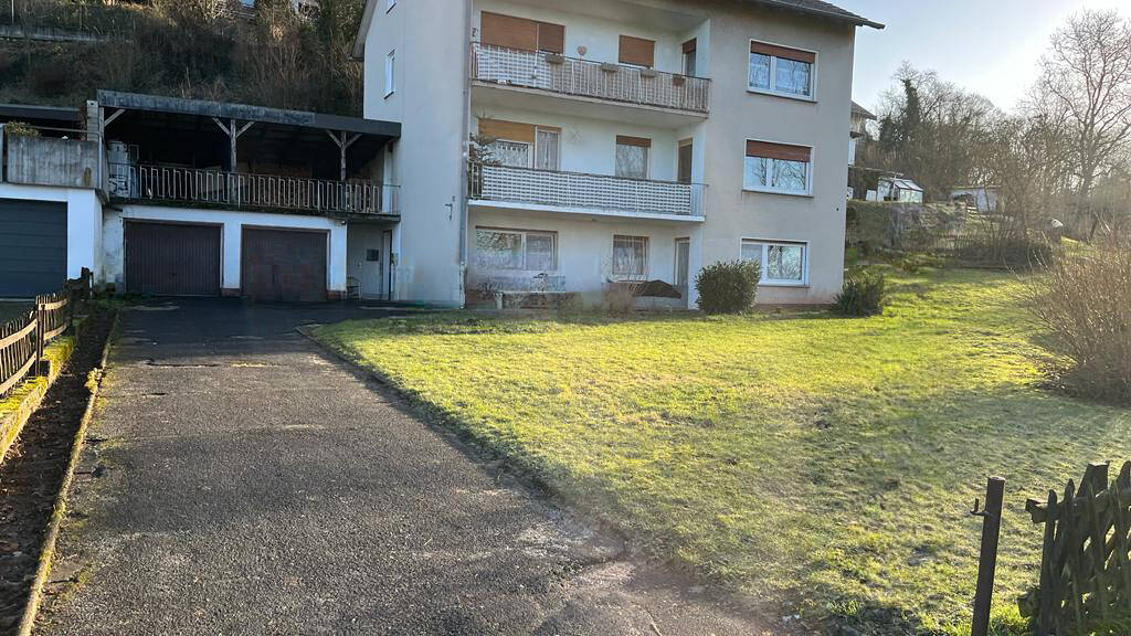 Immobilie in Sontra - Zweifamilienhaus in ruhiger, zentraler Lage von Sontra mit Ausbaupotenzial! (MA-6317) - Bild 0