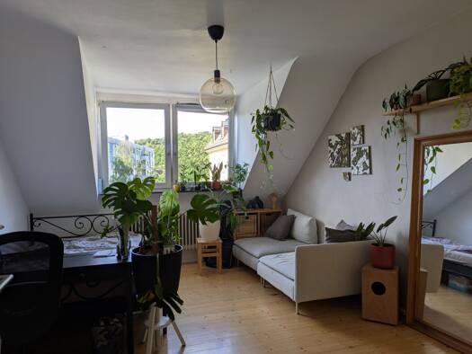 Wohnung zur Miete 1.568 € 5 Zimmer 100 m² 3. Geschoss frei ab 15.10.2026 Sanderau Würzburg 97072