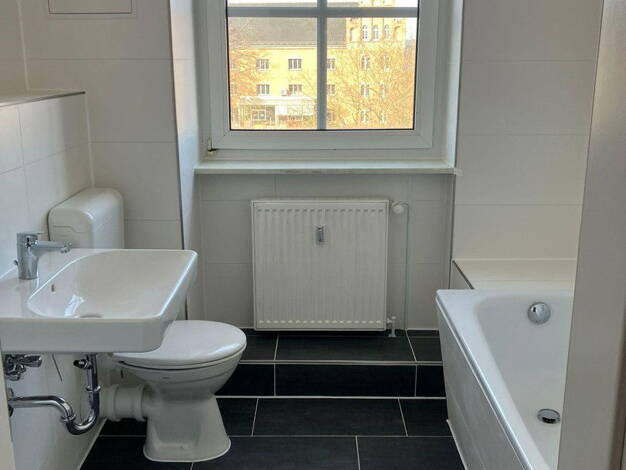 Wohnung zur Miete 500 € 2 Zimmer 81,4 m² 2. Geschoss Franz-Ludwig-Rasch-Straße 12 Naumburg 06618