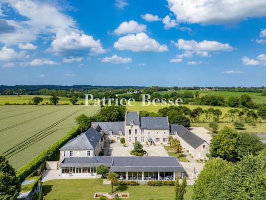 Herrenhaus zum Kauf 2.425.000 € 20 Zimmer 1.400 m² 30.000 m² Grundstück Coeur Centre Ville Bayeux 14400