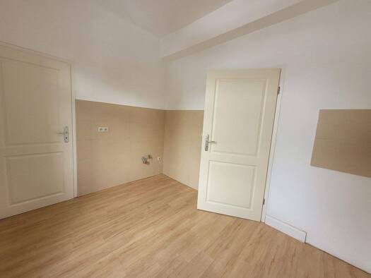 Wohnung zur Miete 710 € 4 Zimmer 86 m² 2 Geschosse frei ab 01.04.2026 Gotha 99867