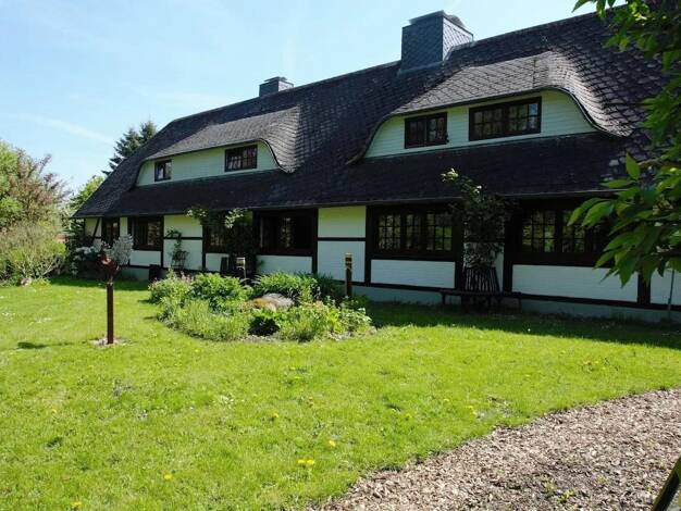 Mehrfamilienhaus zum Kauf provisionsfrei 599.000 € 9 Zimmer 222 m² 1.549 m² Grundstück Am Schloßteich 9 Brodersby-Schönhagen 24398
