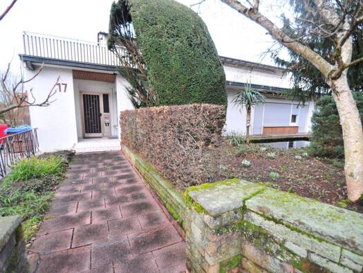 Haus zum Kauf 1.095.000 € 10 Zimmer 571 m² 1.021 m² Grundstück frei ab sofort Seitenstraße 17 Schwaikheim 71409