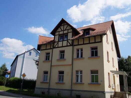 Wohnung zur Miete 255 € 1 Zimmer 41 m² EG Geraer Straße 54 Triptis 07819
