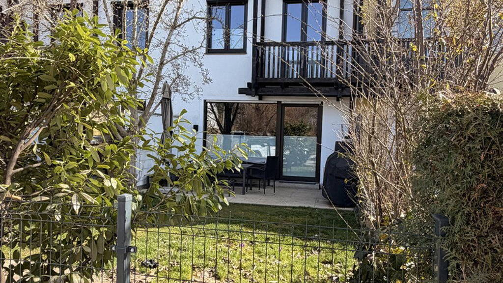 Reihenmittelhaus zur Miete 3.690 € 7 Zimmer 129,6 m² 130 m² Grundstück Bogenhausen München 81929