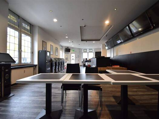 Laden zur Miete 2.500 € 231,7 m² Verkaufsfläche Hubertstraße 304 Kray Essen 45307