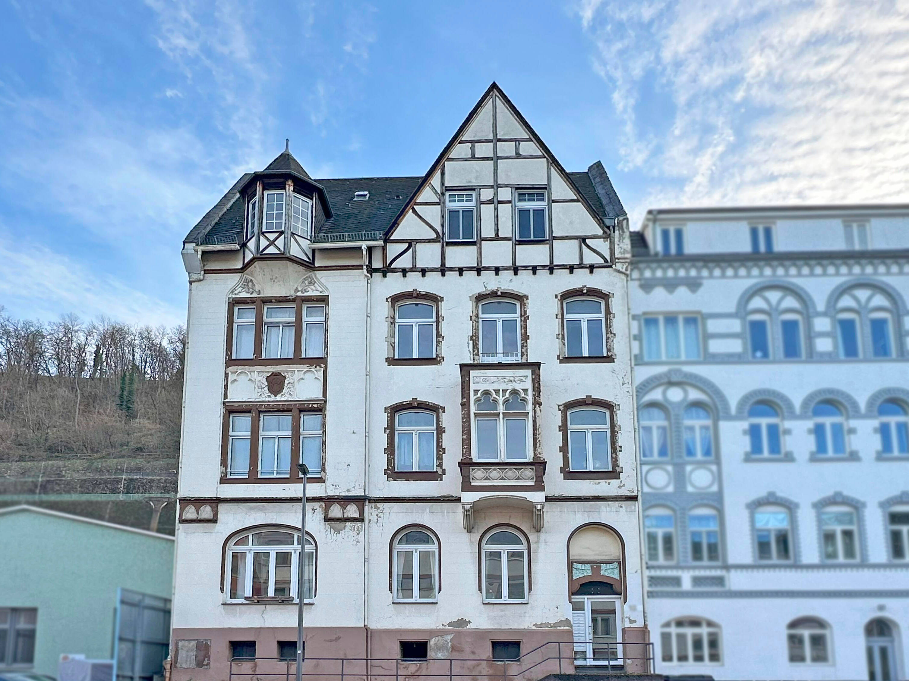 Solides Mehrfamilienhaus mit 9 Wohneinheiten - Attraktive Rendite mit 6,62%