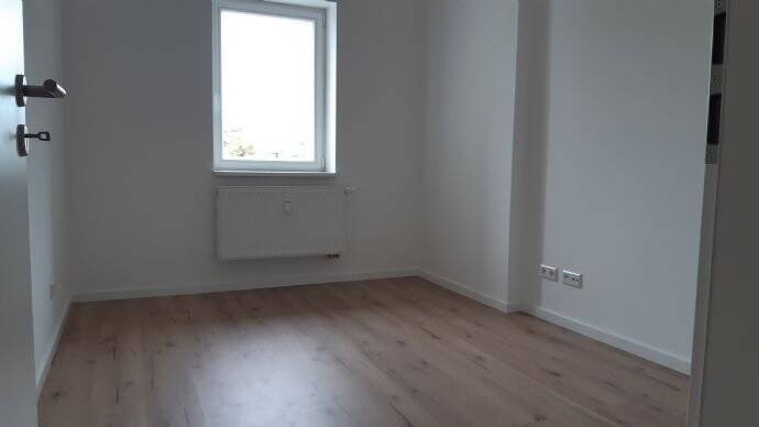 4-Zimmer-Dachgeschoss-Maisonette mit Blick ins Grüne, mit Balkon – Zietenstraße 30, 9130 Chemnitz – Vorschaubild 8