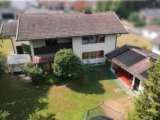 Einfamilienhaus zum Kauf 375.000 € 8 Zimmer 156 m² 1.143 m² Grundstück Viechtach Viechtach 94234