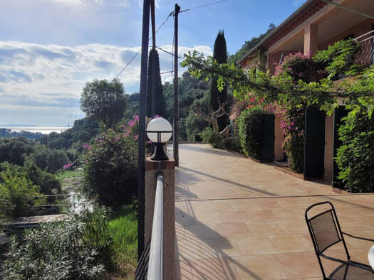 Einfamilienhaus zum Kauf 1.650.000 € 220 m² 40.000 m² Grundstück Sud LE LAVANDOU 83980