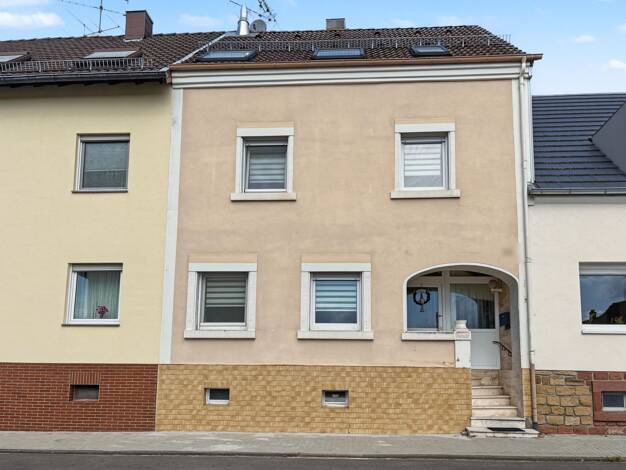 Reihenmittelhaus zum Kauf 249.000 € 8 Zimmer 170 m² 254 m² Grundstück Zweibrücken Zweibrücken 66482
