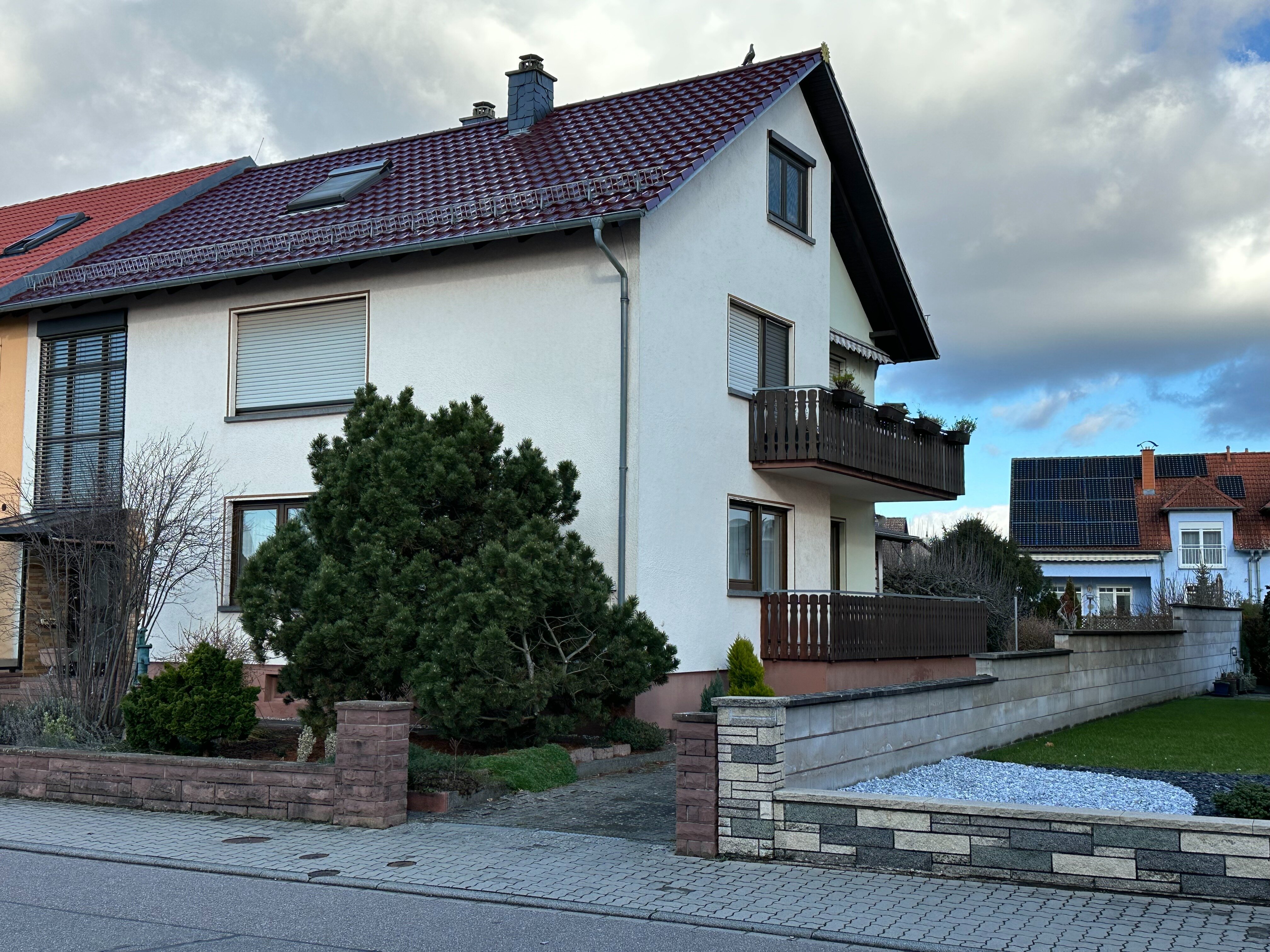 Mehrfamilienhaus zum Kauf 529.000 € 8 Zimmer 201,7 m²<br/>Wohnfläche 688 m²<br/>Grundstück Spöck Stutensee 76297