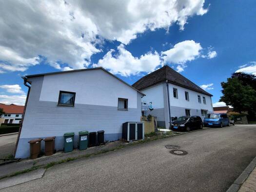 Haus zum Kauf 555.000 € 12 Zimmer 600 m² 677 m² Grundstück Kirchplatz 3 Aurach 91589