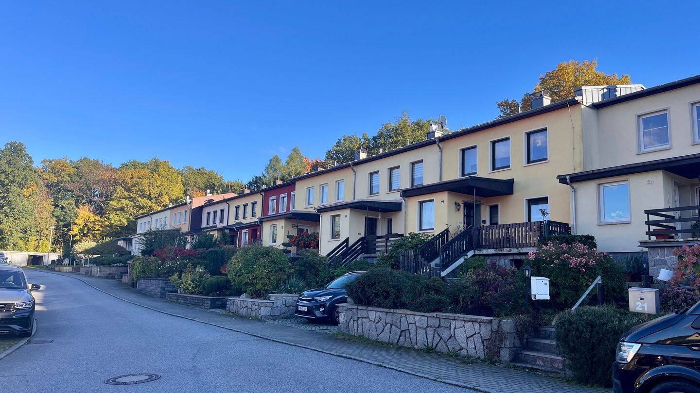 Immobilie in Bad Gottleuba-Berggießhübel - Achtung: Kleine Perle für Familien, traumhaft !! Reihenmittelhaus in Berggießhübel, 5 Zimmer, 2 Bäder, Terrasse, Garten - Bild 3