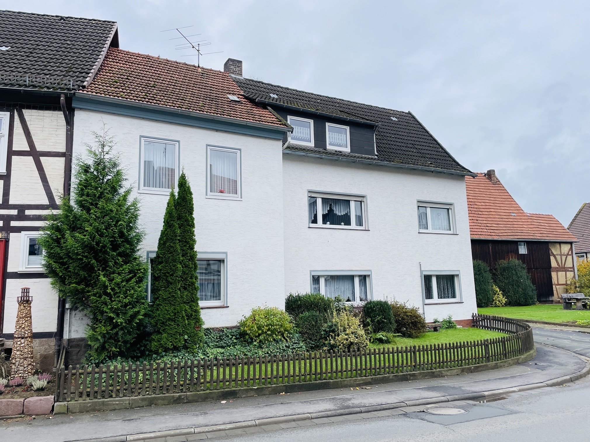 Einfamilienhaus zum Kauf 118.000 € 9 Zimmer 239 m²<br/>Wohnfläche 263 m²<br/>Grundstück Deisel Trendelburg 34388