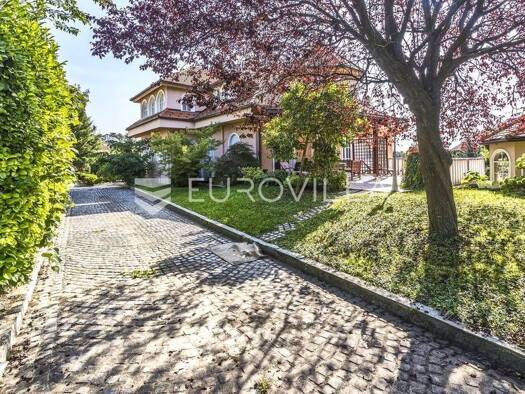 Haus zur Miete 10.000 € 4 Zimmer 810 m² Gracani Zagreb