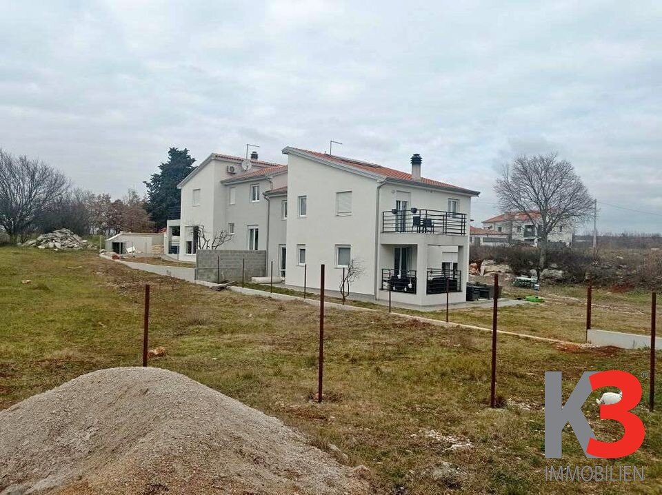 Haus zum Kauf 885.000 € 8 Zimmer 381 m²<br/>Wohnfläche 1.642 m²<br/>Grundstück Porec 52440