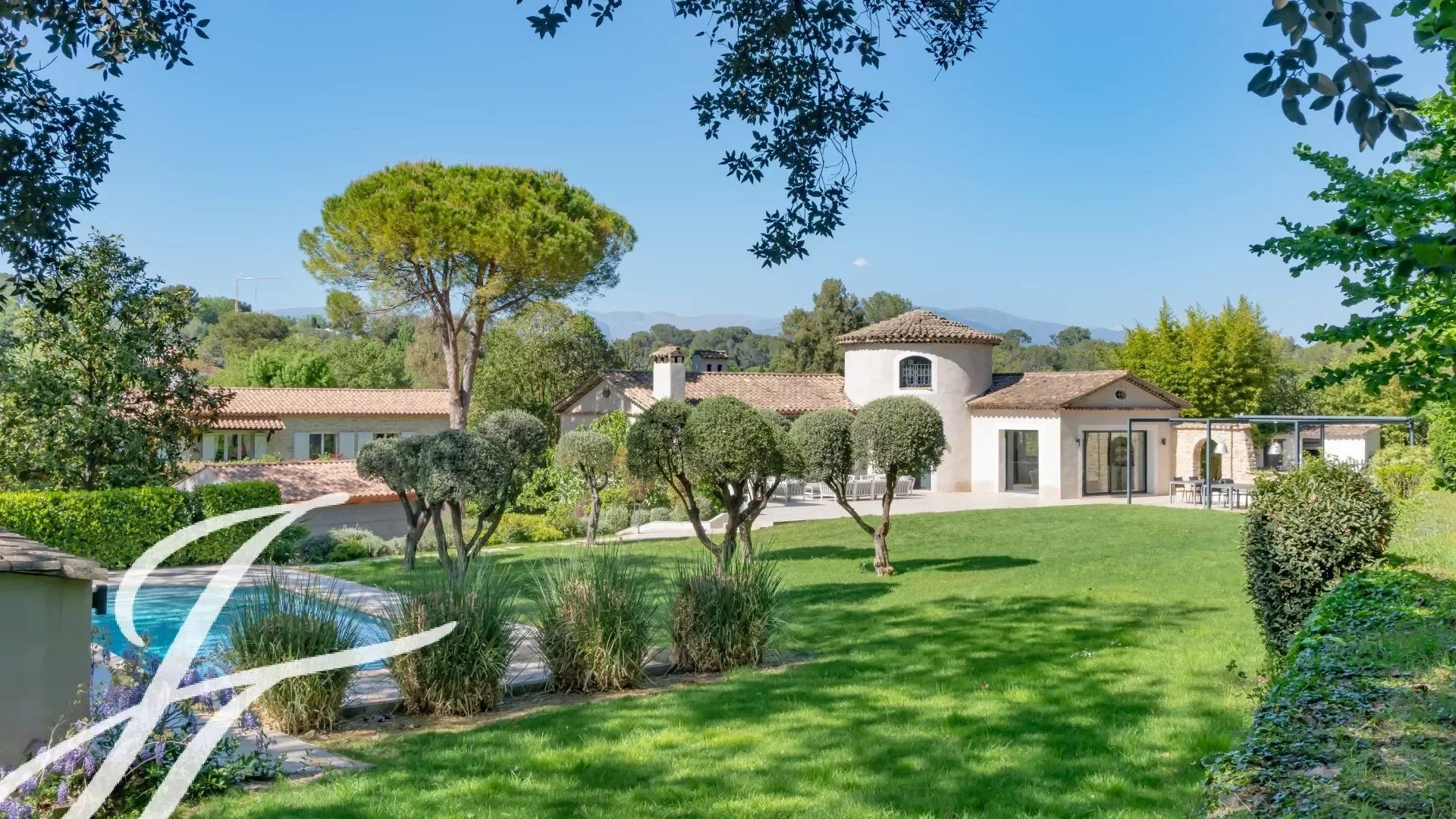 Einfamilienhaus zur Miete 8.500 € 7 Zimmer 214 m²<br/>Wohnfläche 3.700 m²<br/>Grundstück Valmasque-Notre Dame de Vie Mougins 06250