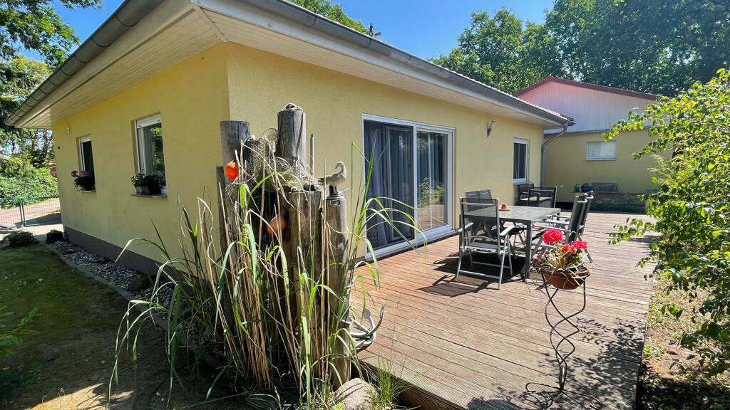 Bungalow zum Kauf 450.000 € 5 Zimmer 124 m² 802 m² Grundstück Fuhlendorf 18356