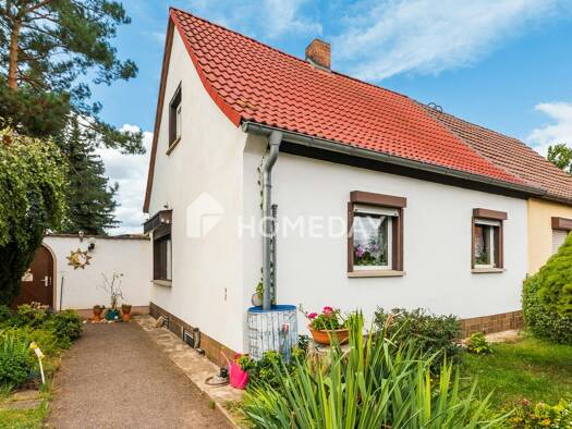 Doppelhaushälfte zum Kauf 250.000 € 5 Zimmer 106 m² 1.006 m² Grundstück Dautzsch Halle (Saale) 06116
