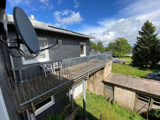 Haus zum Kauf 10 Zimmer 300 m² 3.832 m² Grundstück frei ab sofort Großbreitenbach 98701