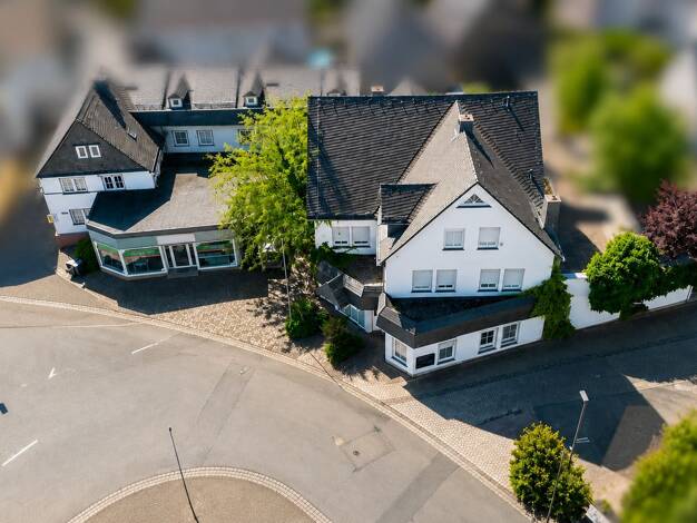 Mehrfamilienhaus zum Kauf 8 Zimmer 305 m² 850 m² Grundstück Biskirchen Leun 35638