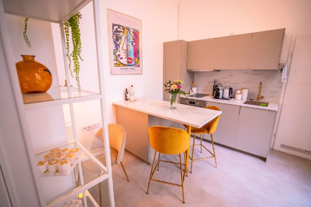 Wohnung zur Miete Wohnen auf Zeit 1.498 € 1 Zimmer 27 m²<br/>Wohnfläche ab sofort<br/>Verfügbarkeit Pariser Straße Wilmersdorf Berlin 10707