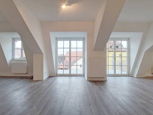 Wohnung zur Miete 1.400 € 3 Zimmer 140 m² frei ab sofort Marktstrasse 21 Kitzingen 97318
