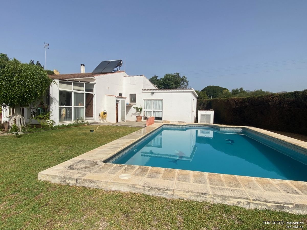 Villa zum Kauf 725.000 € 6 Zimmer 139 m²<br/>Wohnfläche 748 m²<br/>Grundstück Estepona 29680