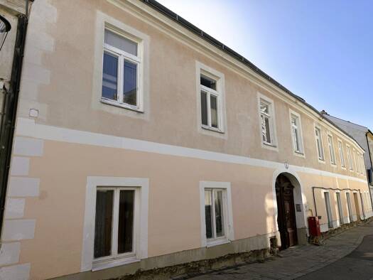 Haus zum Kauf 990.000 € 582,9 m² Mödling 2340