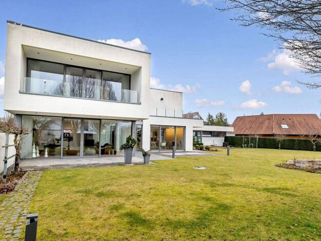 Villa zum Kauf 7 Zimmer 424 m² 3.126 m² Grundstück Schwäbisch Hall 74523
