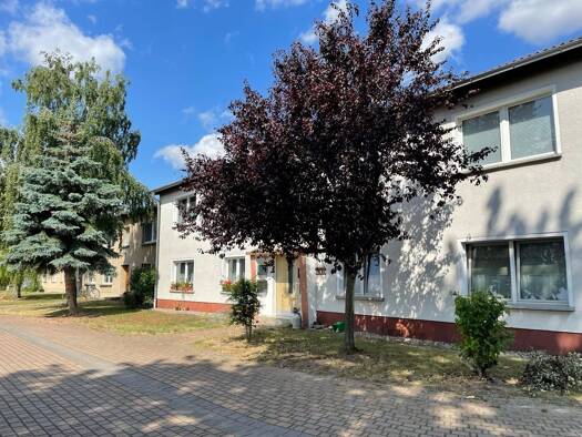 Mehrfamilienhaus zum Kauf als Kapitalanlage geeignet 865 m² 1.214 m² Grundstück Stendal 39576