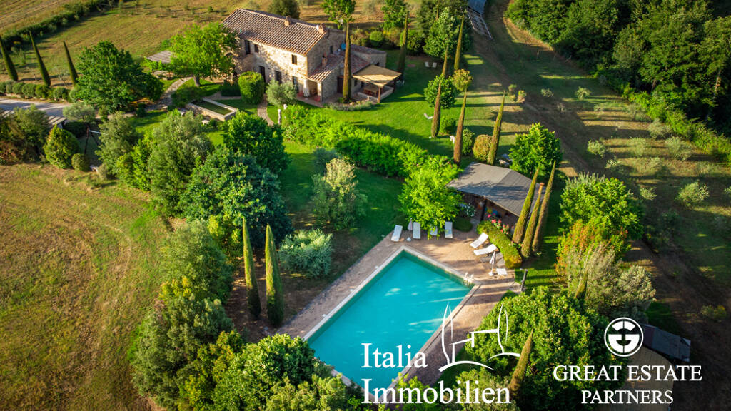 Bauernhaus zum Kauf 1.800.000 € 16 Zimmer 284 m² 14.000 m² Grundstück Citta' Della Pieve 06062