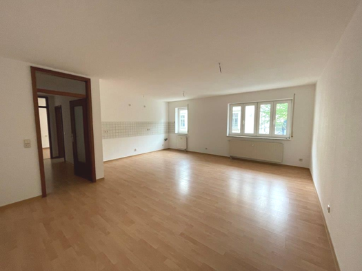 Wohnung zur Miete 295 € 2 Zimmer 63,4 m² EG Julius-Fucik-Straße 5 a Stadtmitte Plauen 08523
