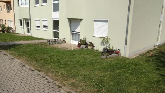 Terrassenwohnung zur Miete 320 € 2 Zimmer 36,4 m²<br/>Wohnfläche EG<br/>Geschoss ab sofort<br/>Verfügbarkeit Schillerplatz 05 Schiepzig Salzatal 06198