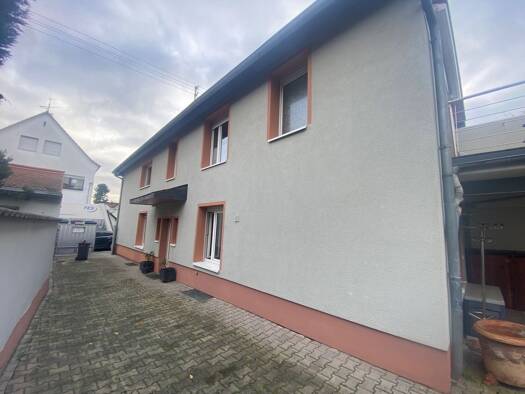 Mehrfamilienhaus zum Kauf provisionsfrei 460.000 € 8 Zimmer 122 m² 272 m² Grundstück Schwanheim Frankfurt am Main 60529