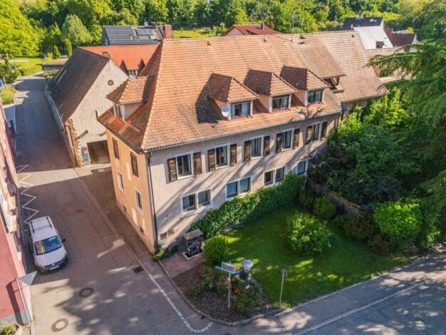 Mehrfamilienhaus zum Kauf 1.050.000 € 16 Zimmer 444 m² 2.532 m² Grundstück Niederweiler Müllheim 79379