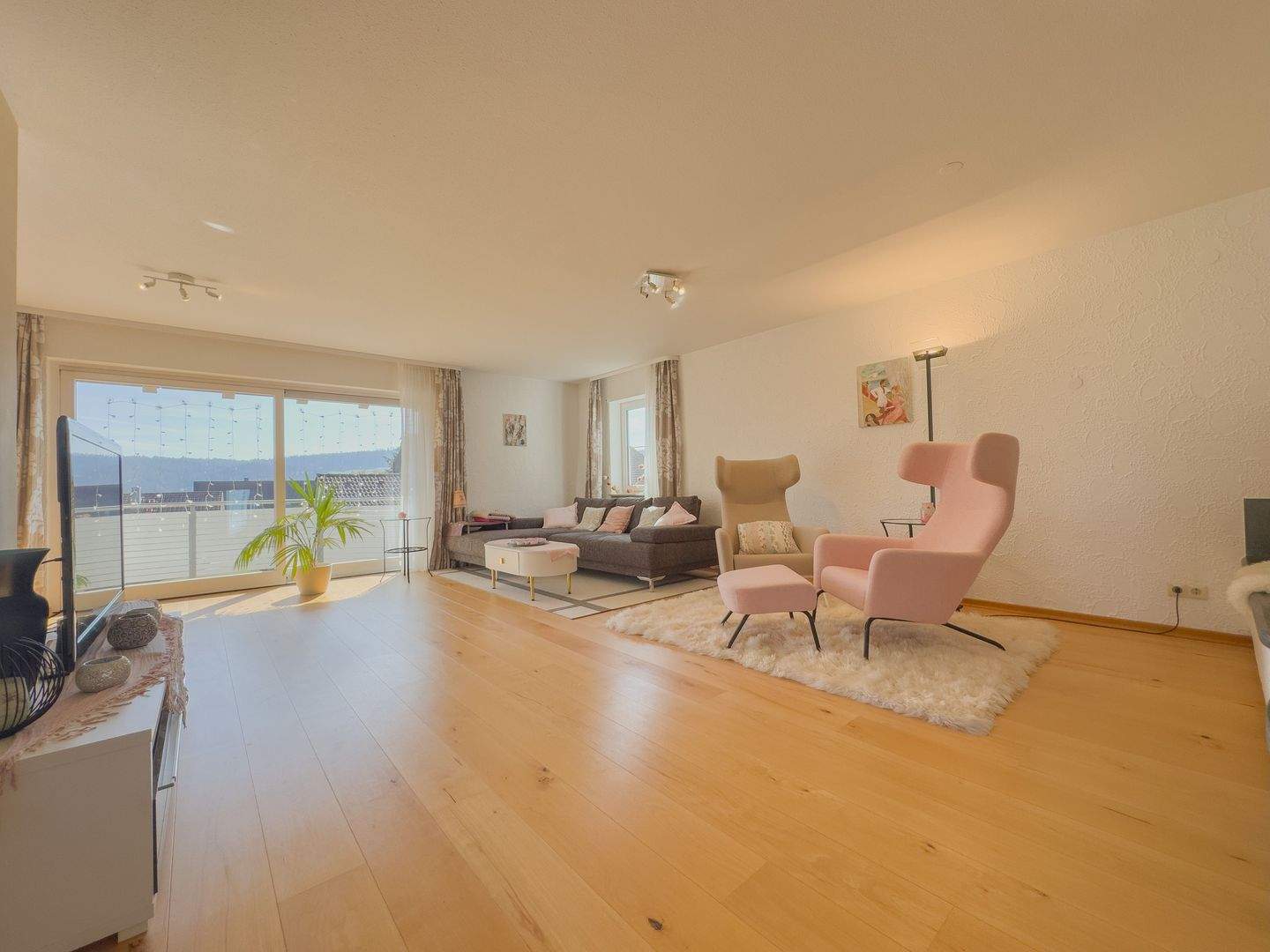 Immobilie in Hohentengen am Hochrhein - Familienidylle mit Einliegerwohnung, Gartenreich und Bachkulisse in ruhiger Sackgassenlage - Bild 1