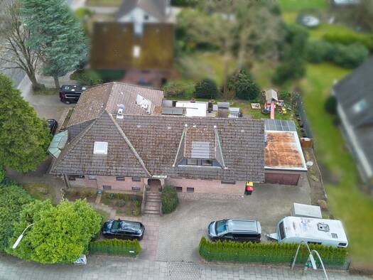 Einfamilienhaus zum Kauf 1.049.000 € 9 Zimmer 303 m² 994 m² Grundstück frei ab 01.10.2026 Sasel Hamburg 22393