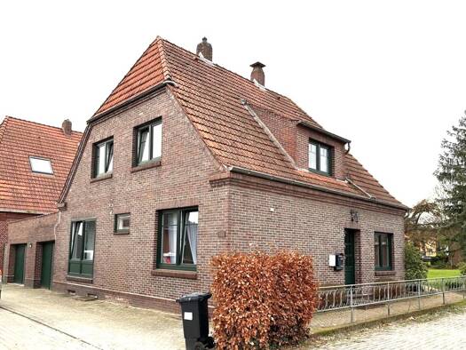 Mehrfamilienhaus zum Kauf 295.000 € 6 Zimmer 180 m² 1.260 m² Grundstück Lemwerder 27809