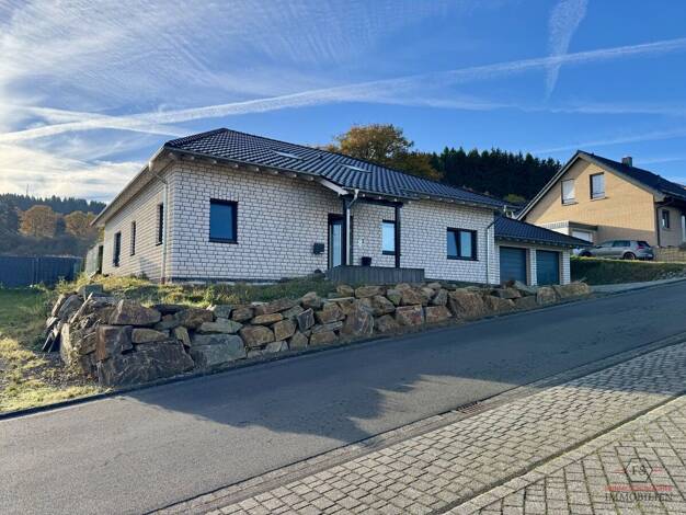 Einfamilienhaus zur Miete 1.530 € 4 Zimmer 175 m² 1.156 m² Grundstück Auf der Schanz Hellenthal Hellenthal 53940