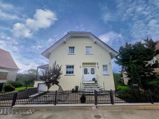 Einfamilienhaus zum Kauf 4 Zimmer 130 m² 1.108 m² Grundstück frei ab 01.06.2026 Bad Muskau 02953