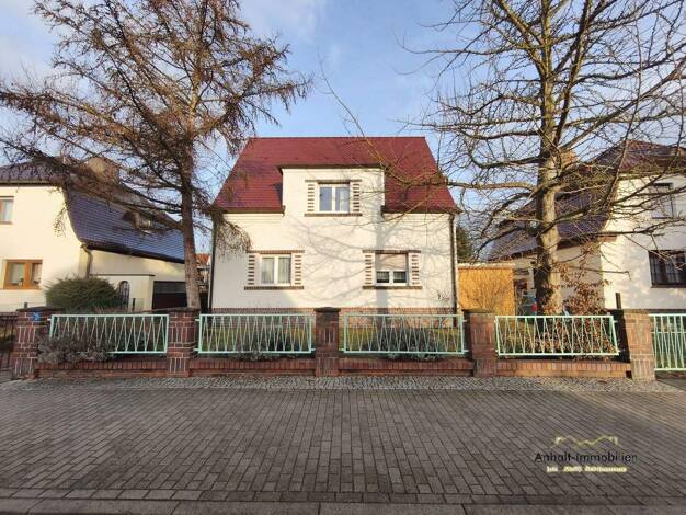 Einfamilienhaus zum Kauf 290.000 € 6 Zimmer 144 m² 962 m² Grundstück Friedensstraße 115 Bitterfeld Bitterfeld-Wolfen 06749