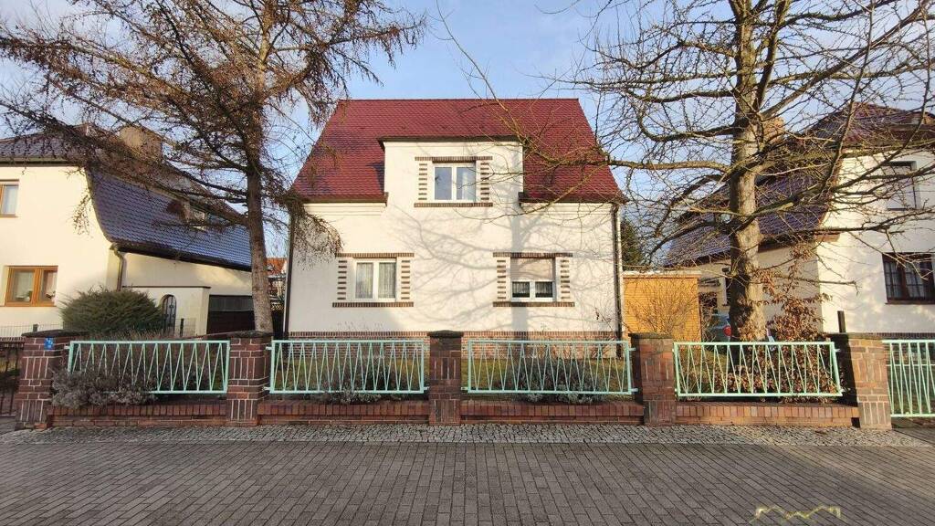 Einfamilienhaus zum Kauf 290.000 € 6 Zimmer 144 m² 962 m² Grundstück Friedensstraße 115 Bitterfeld Bitterfeld-Wolfen 06749