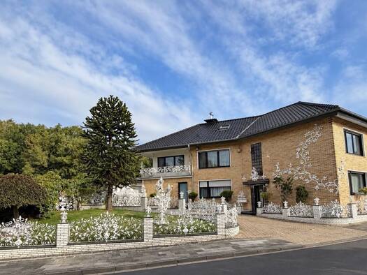 Mehrfamilienhaus zum Kauf 1.290.000 € 15 Zimmer 400 m² 1.400 m² Grundstück frei ab 01.11.2026 Wetschewell Mönchengladbach 41199