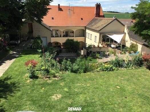 Einfamilienhaus zum Kauf 798.000 € 9,5 Zimmer 550 m² 1.152 m² Grundstück Hollabrunn 2031