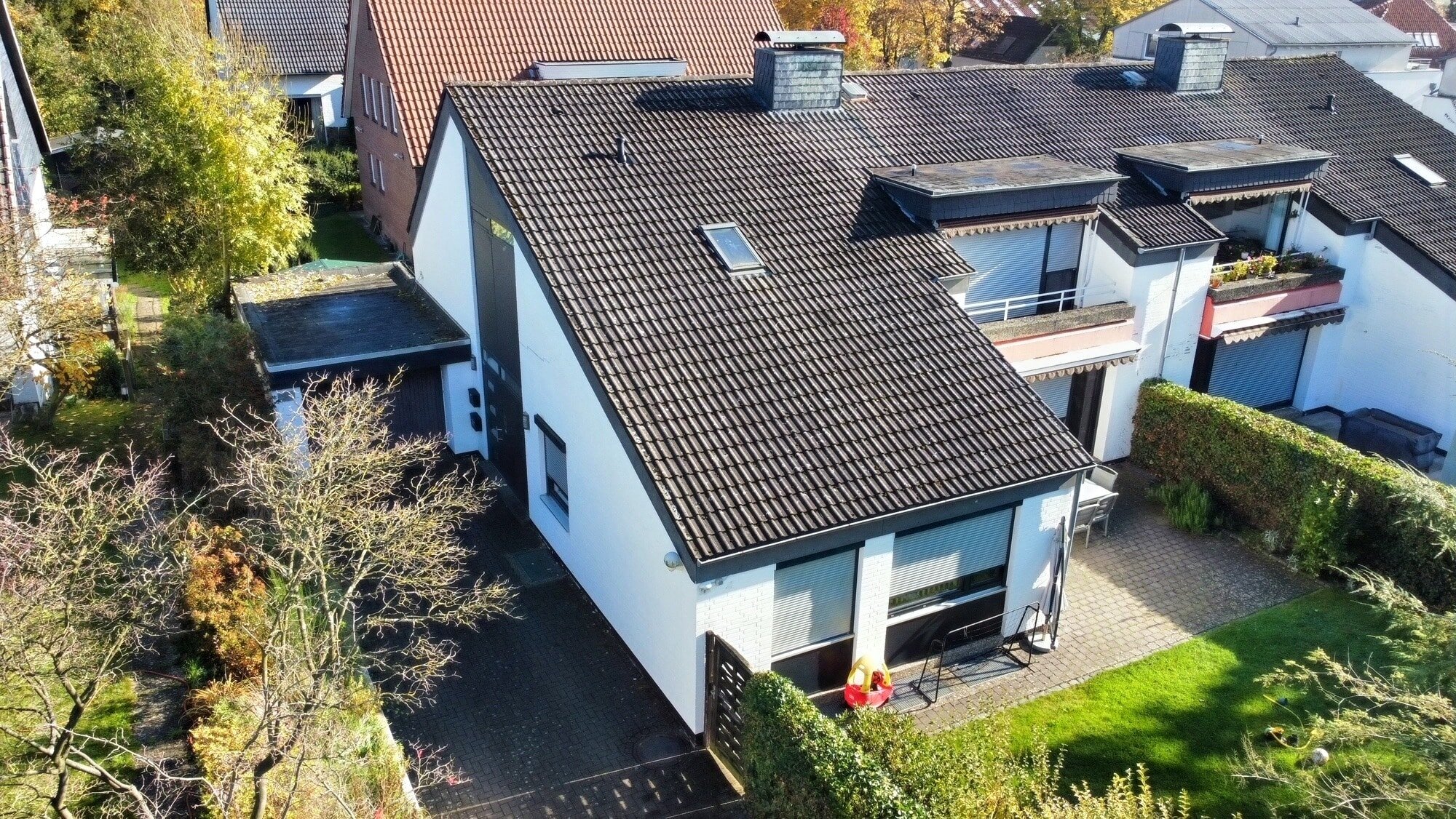 Mehrfamilienhaus zum Kauf 650.000 € 6 Zimmer 200 m²<br/>Wohnfläche 440 m²<br/>Grundstück Isernhagen - Niederhägener Bauernschaft Isernhagen 30916