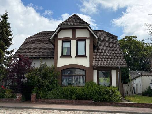 Mehrfamilienhaus zum Kauf 239.000 € 11 Zimmer 233 m² 648 m² Grundstück Bredstedt 25821